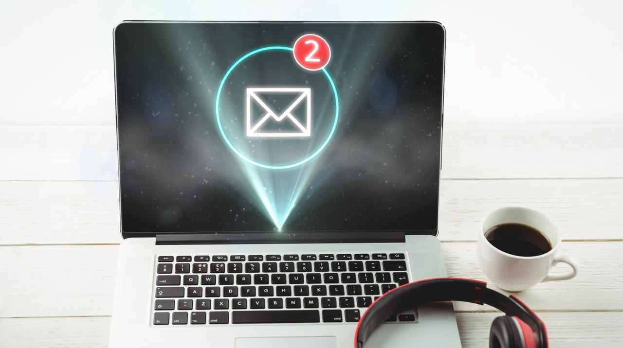 Cum să Îți Creezi o Adresă de Email Gratuită. Gmail. Yahoo